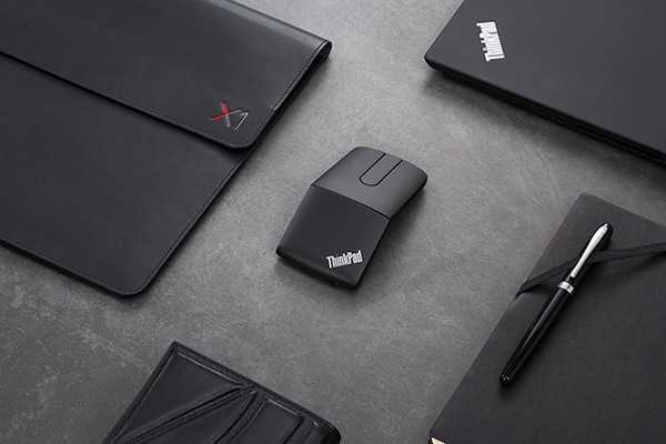 黒基調のThinkデザイン