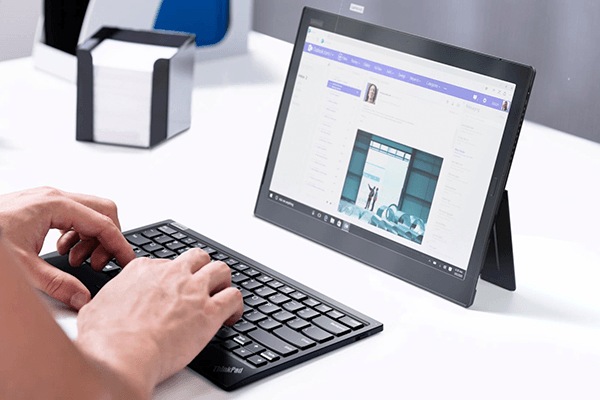 使用例:タブレットやスマートフォンなどにも接続可能