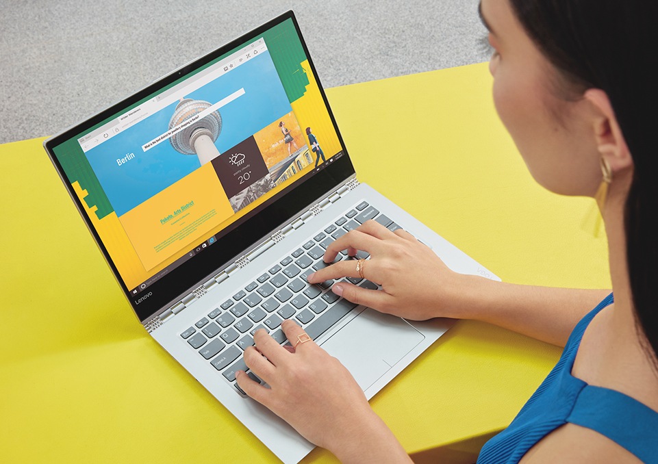 Szerokokątny ekran 4K Prezentacja jakości 4K laptopa Lenovo Yoga 920