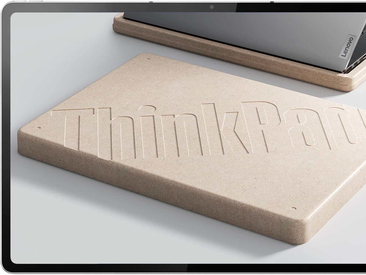Kierrätetyistä materiaaleista valmistettu ThinkPad-pakkaus ja Lenovo-kannettava